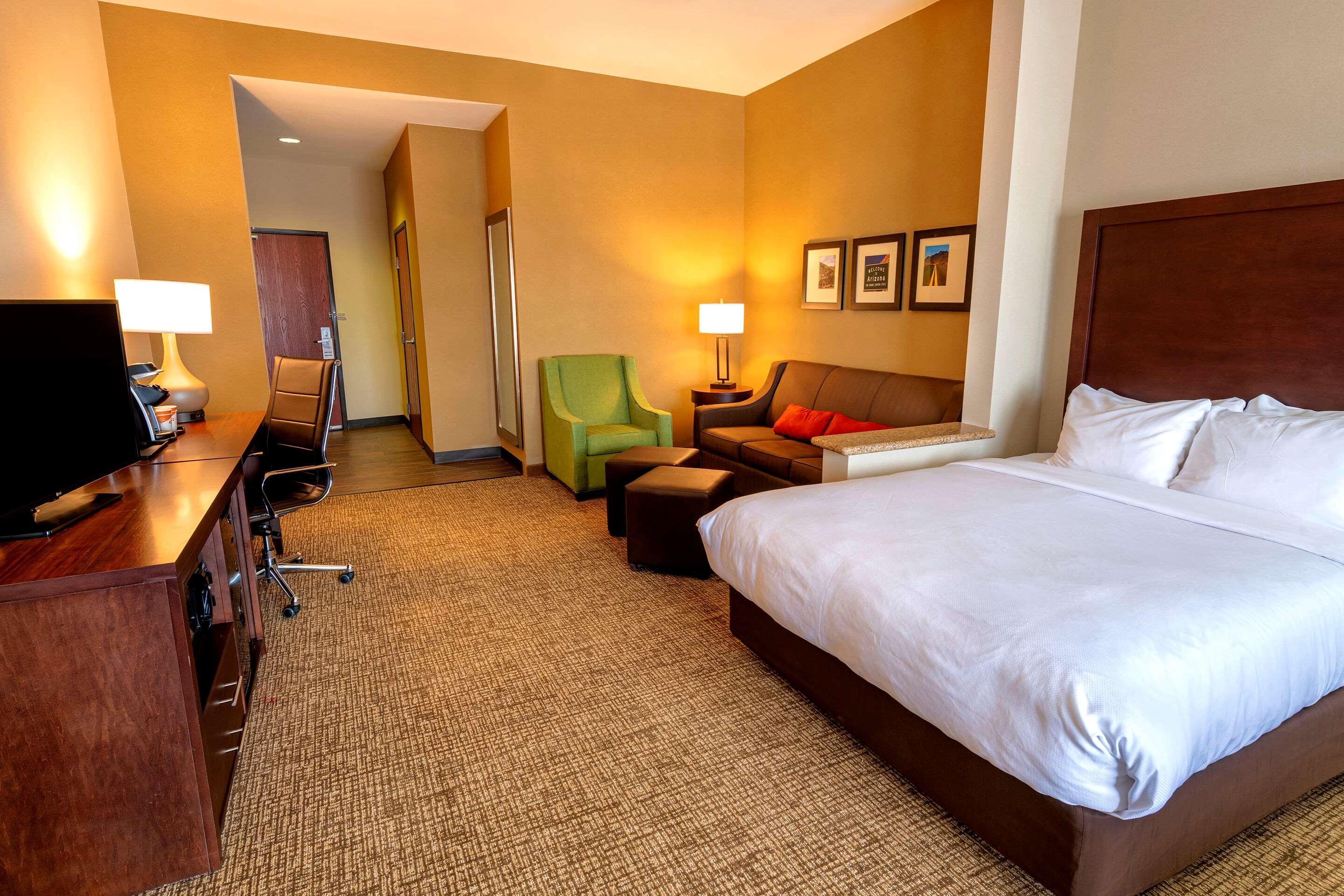 คอมฟอร์ท สวีทส์ Hotel กูดเยียร์ ภายนอก รูปภาพ