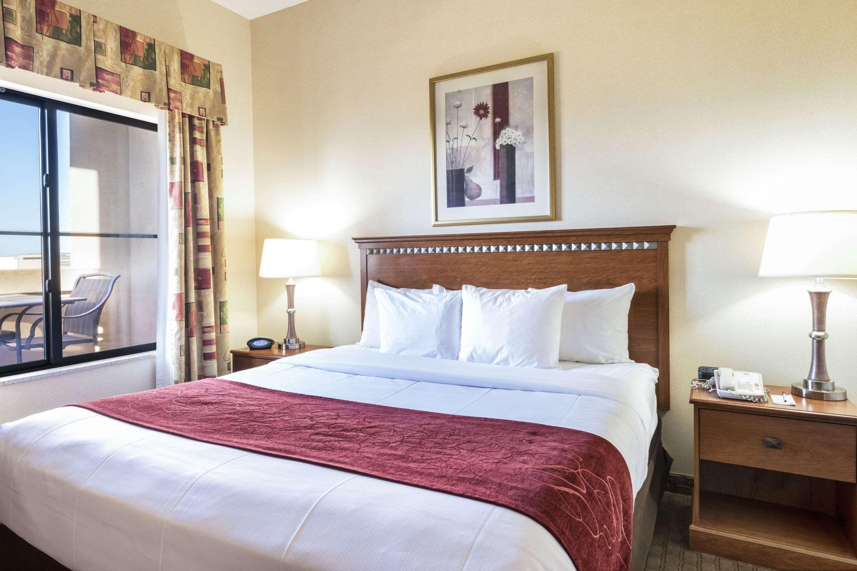 คอมฟอร์ท สวีทส์ Hotel กูดเยียร์ ภายนอก รูปภาพ