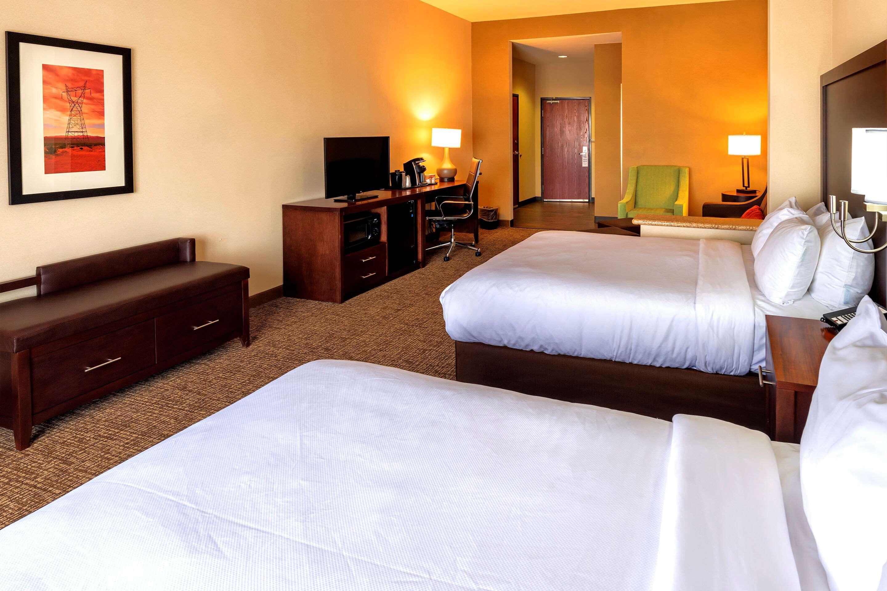 คอมฟอร์ท สวีทส์ Hotel กูดเยียร์ ภายนอก รูปภาพ