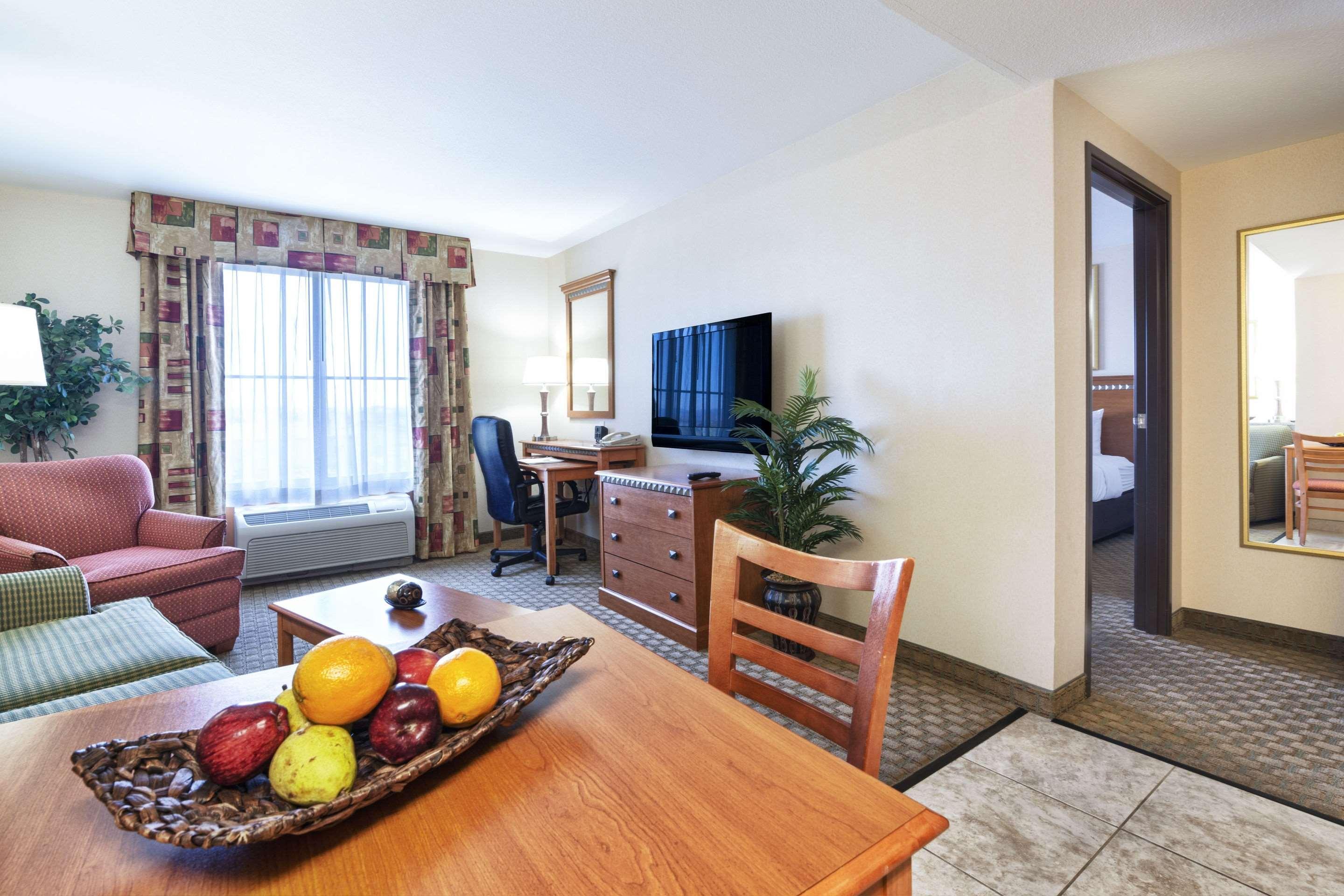คอมฟอร์ท สวีทส์ Hotel กูดเยียร์ ภายนอก รูปภาพ
