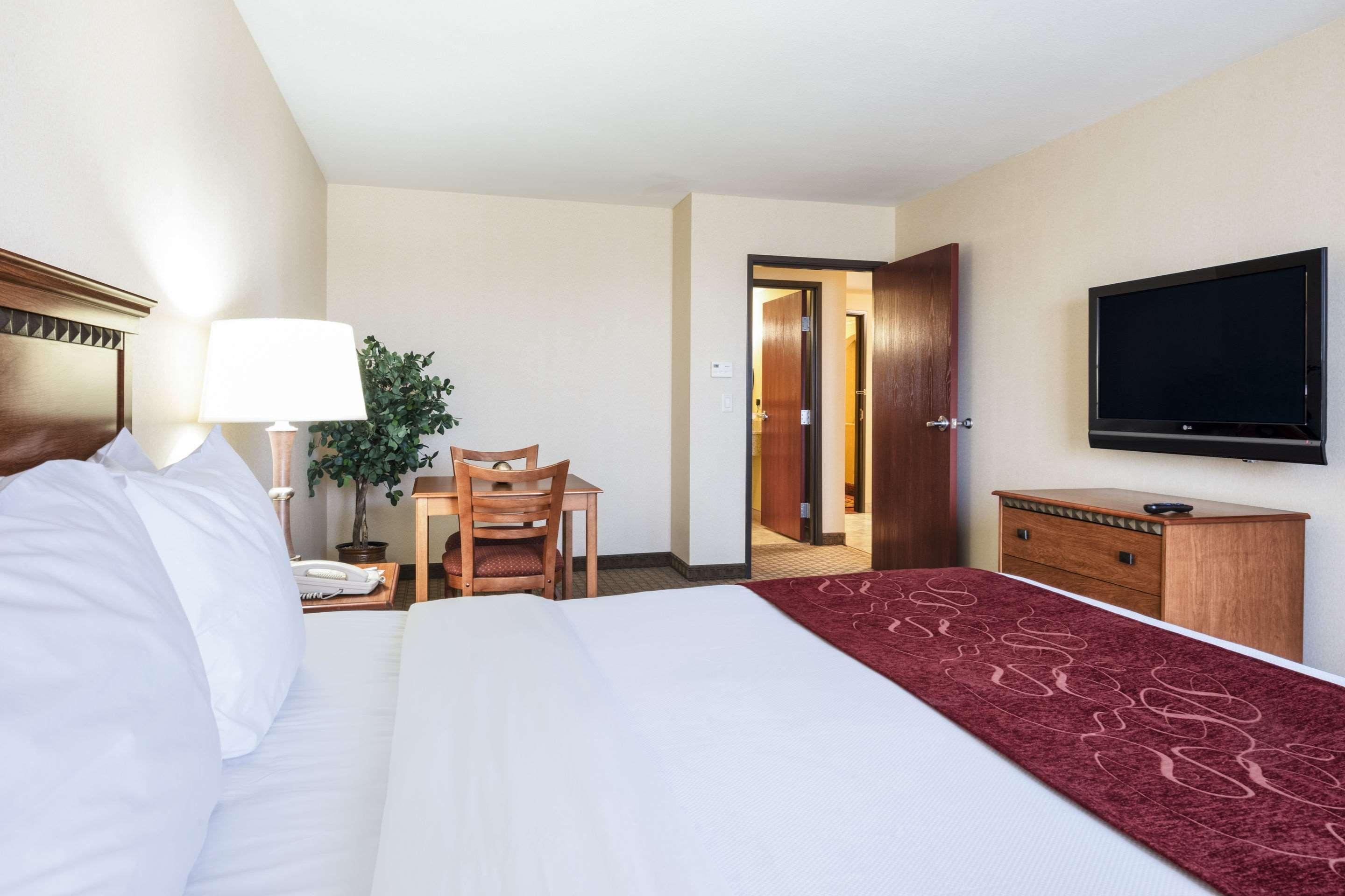 คอมฟอร์ท สวีทส์ Hotel กูดเยียร์ ภายนอก รูปภาพ