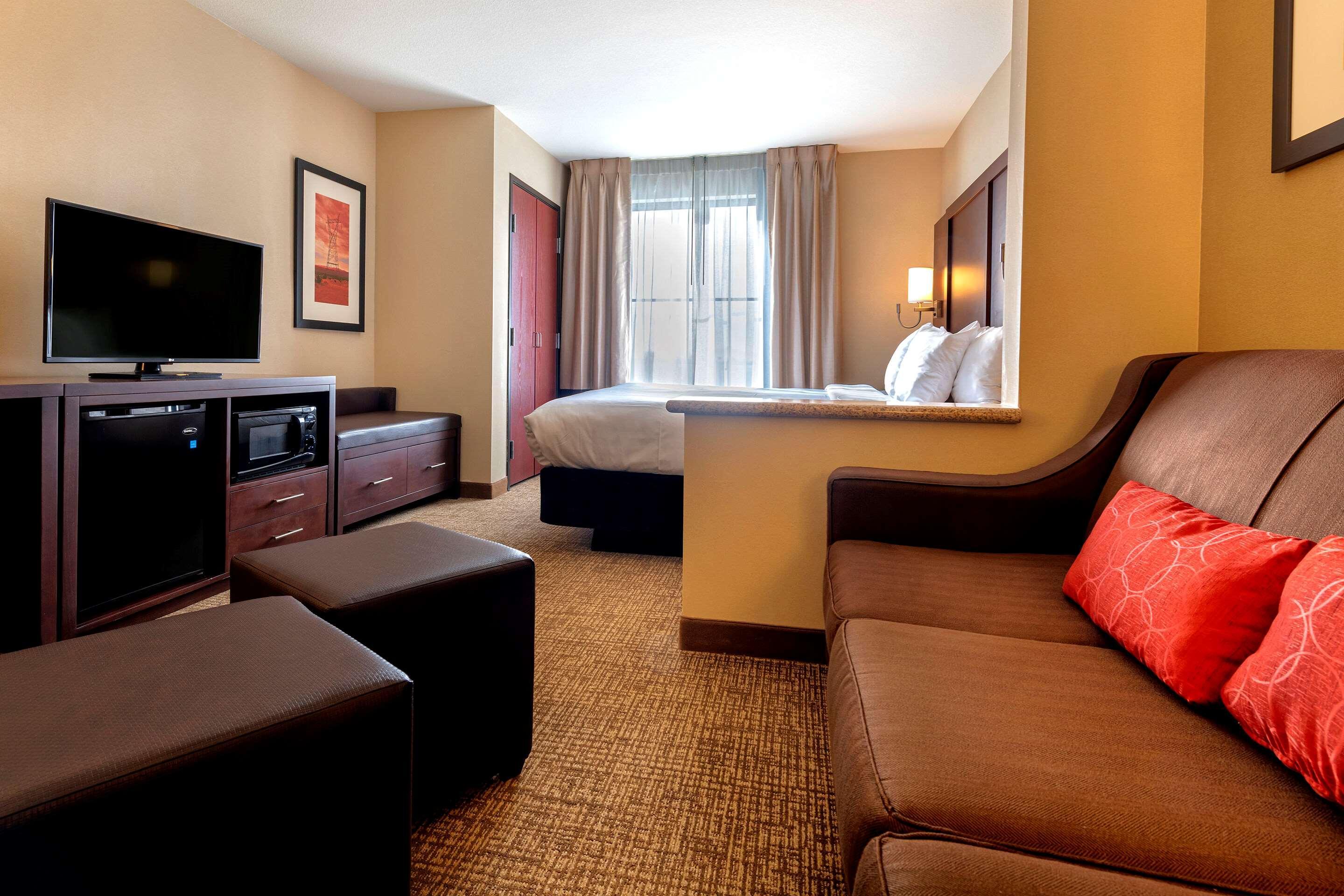 คอมฟอร์ท สวีทส์ Hotel กูดเยียร์ ภายนอก รูปภาพ
