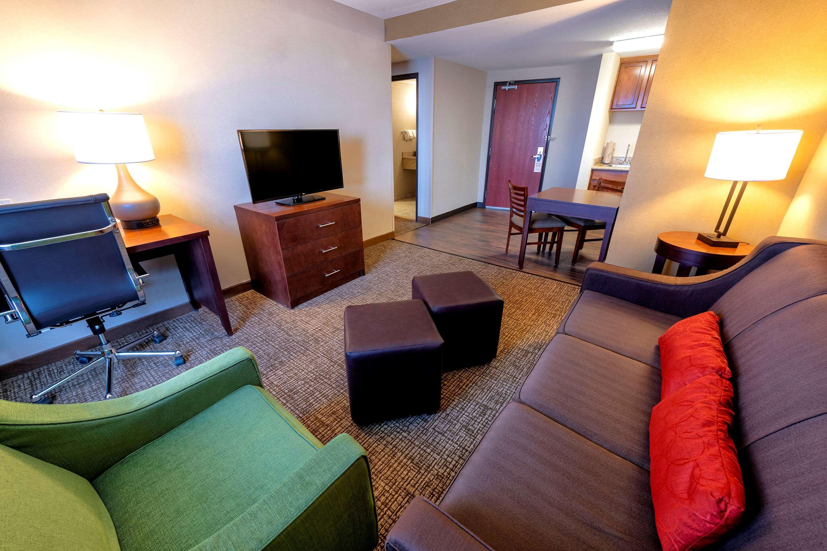 คอมฟอร์ท สวีทส์ Hotel กูดเยียร์ ภายนอก รูปภาพ