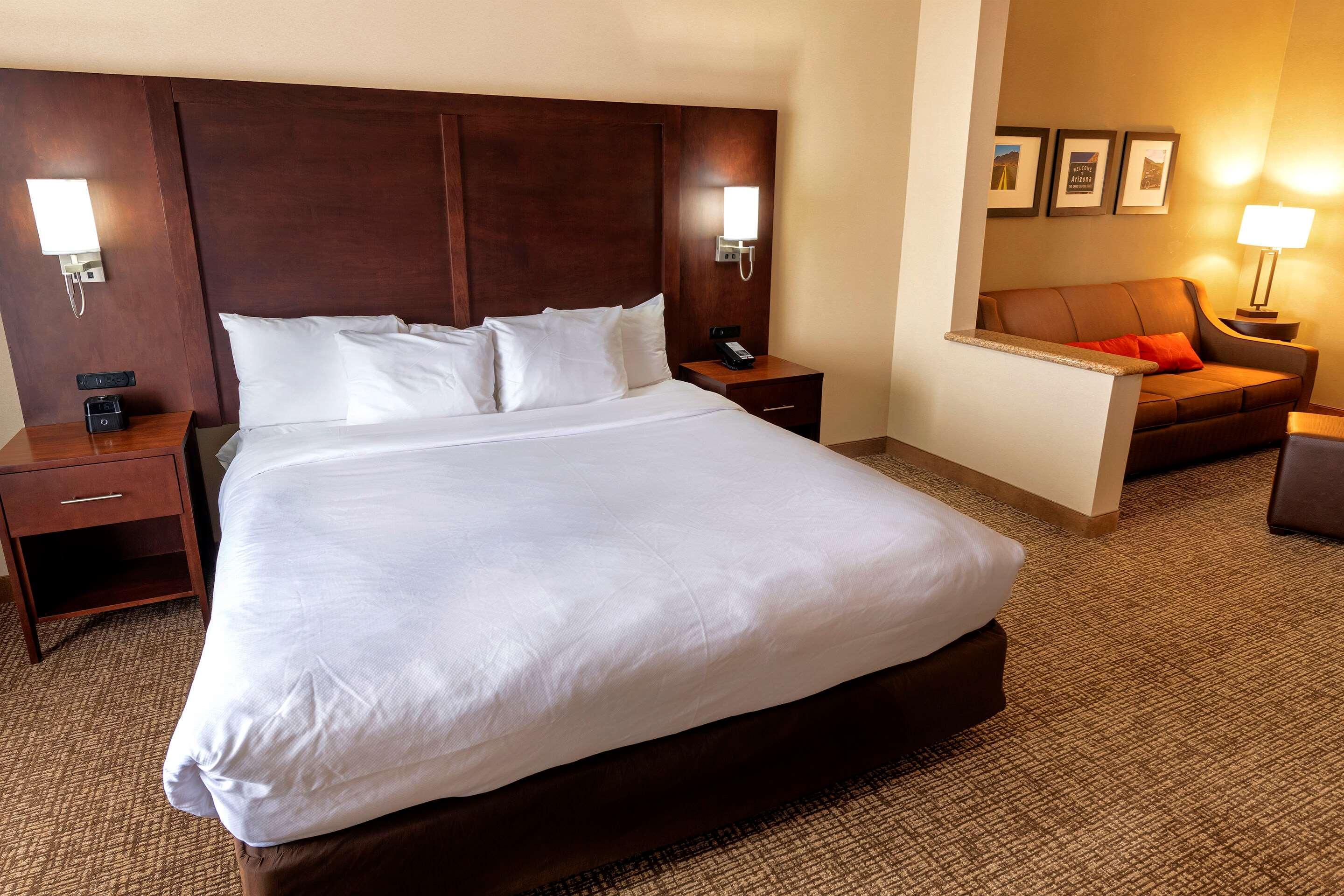 คอมฟอร์ท สวีทส์ Hotel กูดเยียร์ ภายนอก รูปภาพ